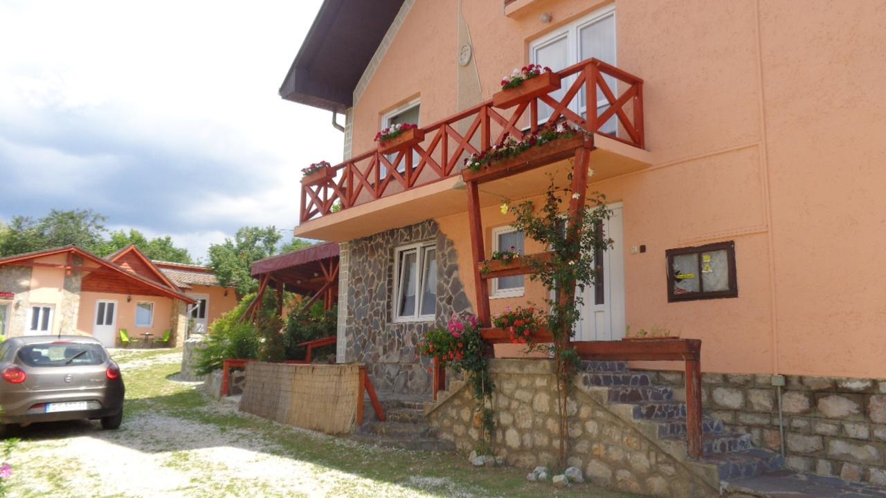 Katica Vendeghaz Hotel Aggtelek Exterior photo