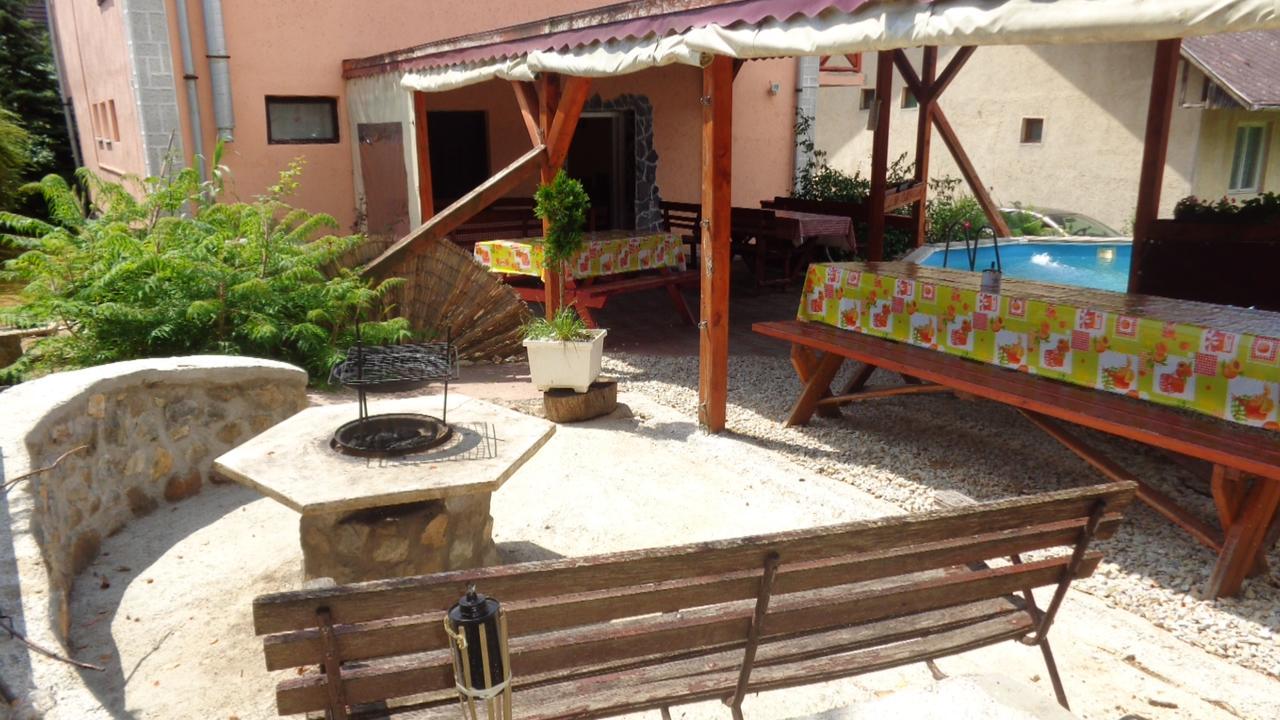 Katica Vendeghaz Hotel Aggtelek Exterior photo